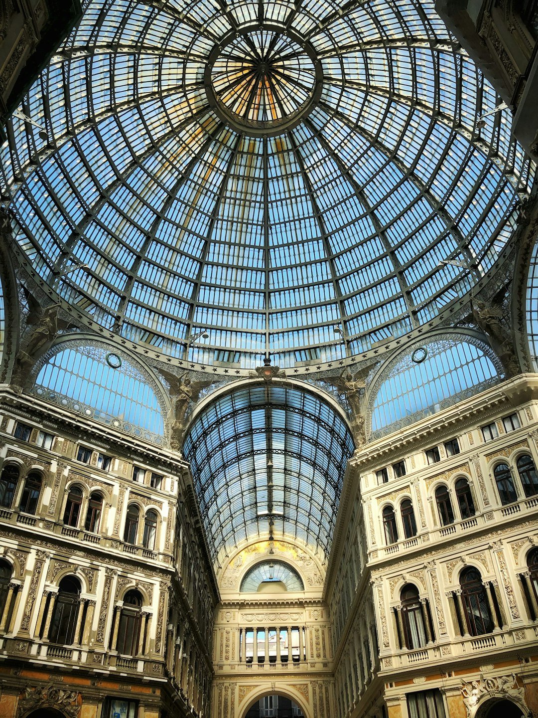Immagine istituzionale di Napoli, città legata alla storia professionale dello studio